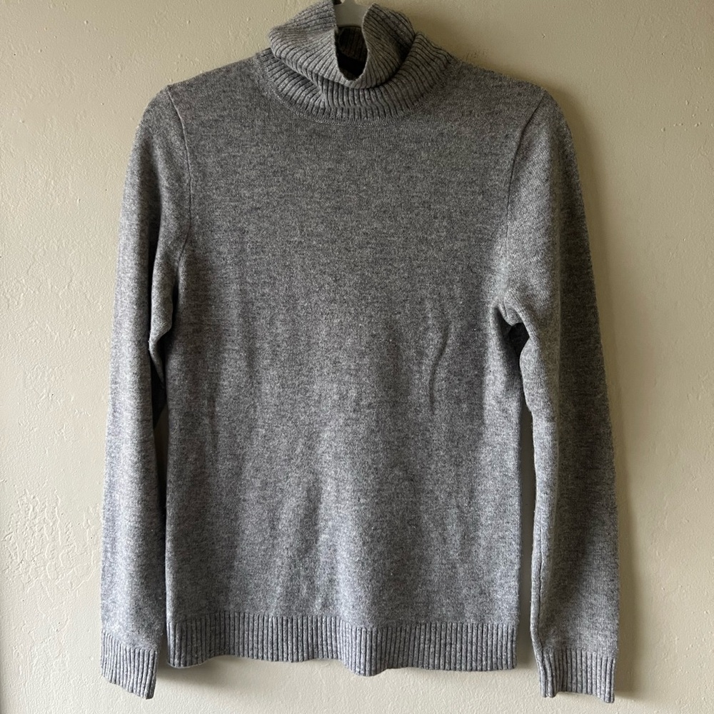 J. Crew Light Gray‎ 100% Cashmere Turtleneck
